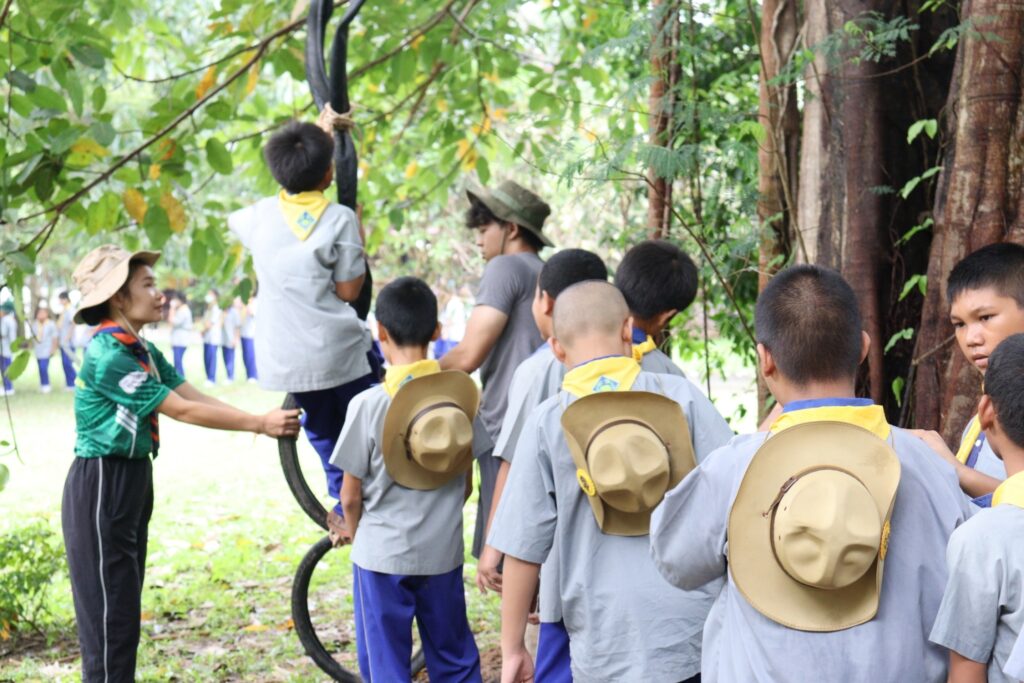 กิจกรรมการอยู่ค่ายพักแรมลูกเสือ เนตรนารีสามัญ ป.5-ป.6