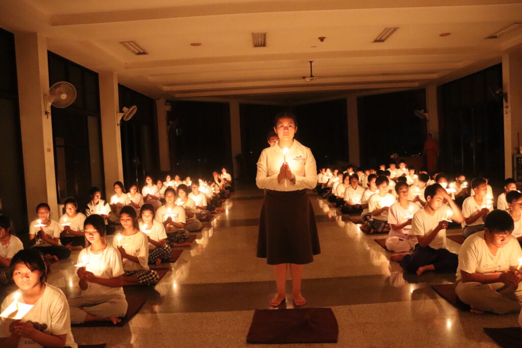 กิจกรรมเข้าค่ายพุทธบุตร ระดับชั้นมัธยมศึกษาปีที่ 2