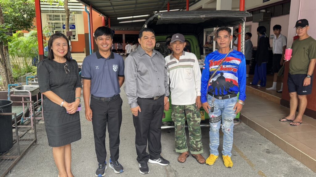 ขอขอบคุณท่านประธานหมู่บ้านเอื้ออาทรคลอง 9 และป้าแมวก๋วยจั๊บ